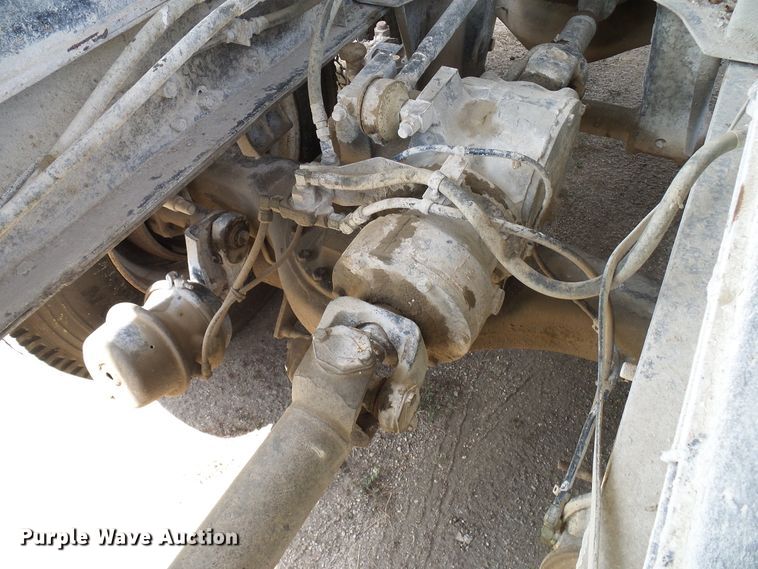 image for item DD6044 1966 Mack R611 grain truck