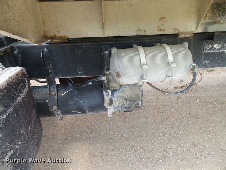 image for item DD6044 1966 Mack R611 grain truck