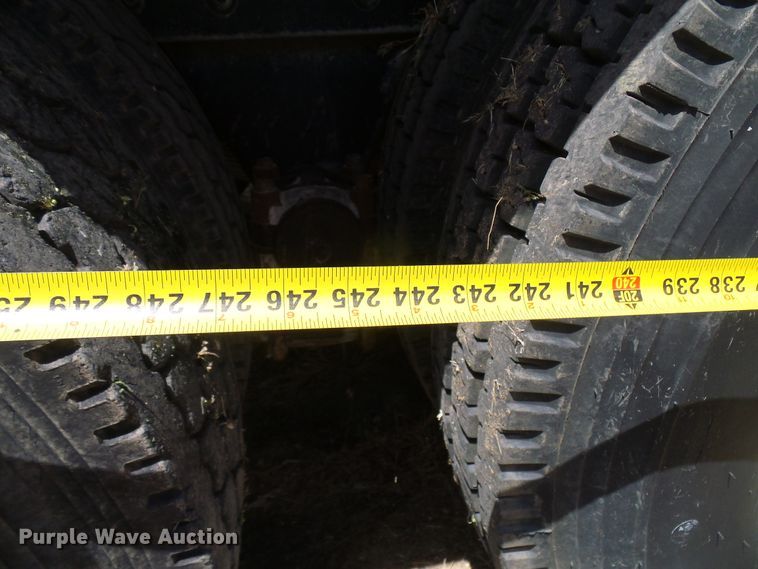 image for item DD6044 1966 Mack R611 grain truck