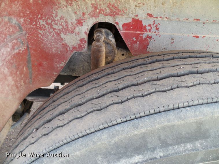 image for item DD6044 1966 Mack R611 grain truck