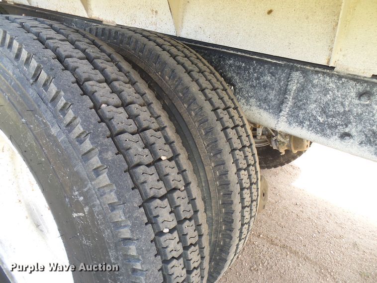 image for item DD6044 1966 Mack R611 grain truck