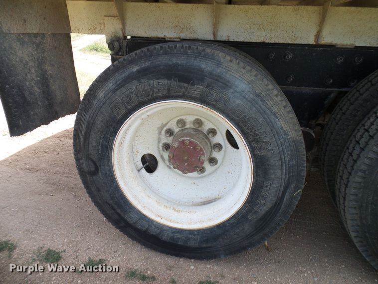 image for item DD6044 1966 Mack R611 grain truck