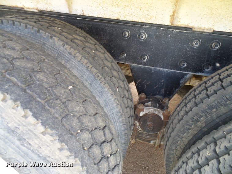 image for item DD6044 1966 Mack R611 grain truck