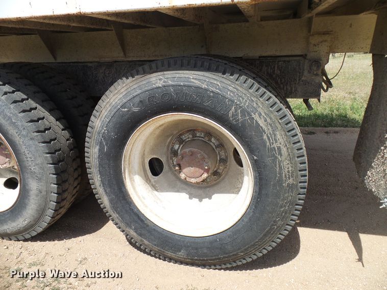 image for item DD6044 1966 Mack R611 grain truck