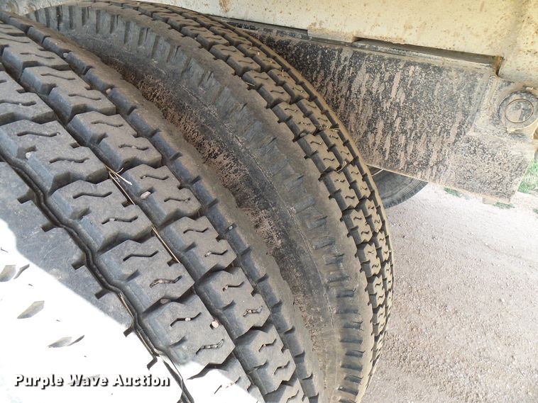 image for item DD6044 1966 Mack R611 grain truck