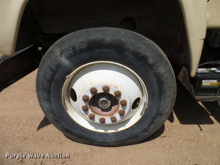 image for item DD6044 1966 Mack R611 grain truck