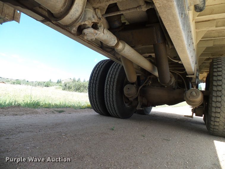 image for item DD6044 1966 Mack R611 grain truck