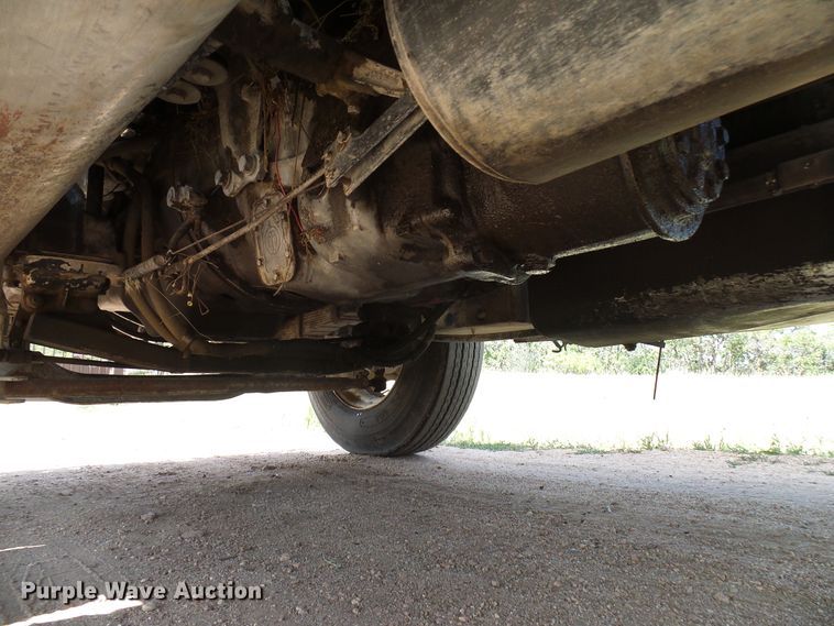 image for item DD6044 1966 Mack R611 grain truck