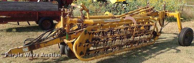 image for item DE1011 Vermeer hay rake