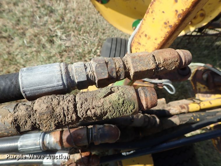 image for item DE1011 Vermeer hay rake