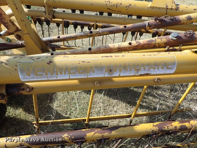 image for item DE1011 Vermeer hay rake