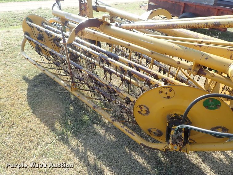 image for item DE1011 Vermeer hay rake