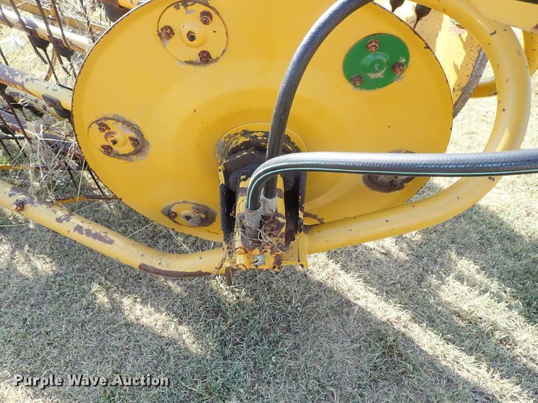 image for item DE1011 Vermeer hay rake