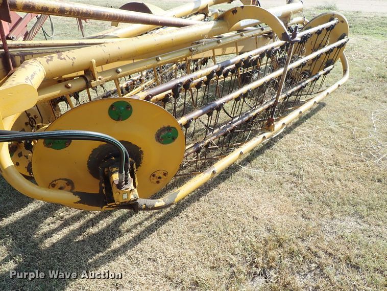 image for item DE1011 Vermeer hay rake