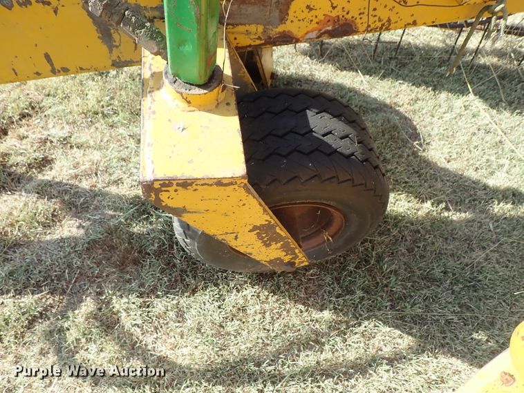 image for item DE1011 Vermeer hay rake