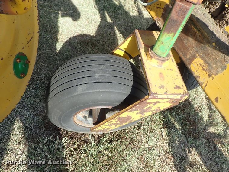 image for item DE1011 Vermeer hay rake