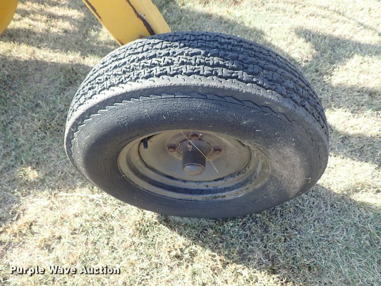 image for item DE1011 Vermeer hay rake