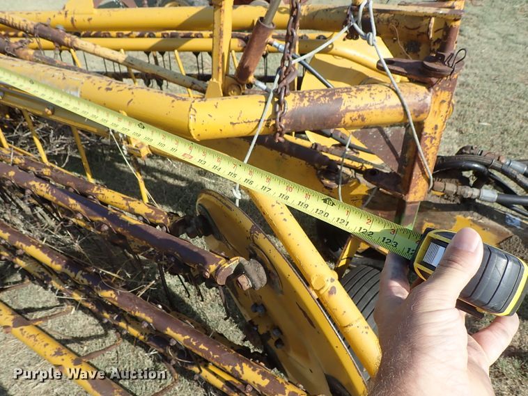 image for item DE1011 Vermeer hay rake