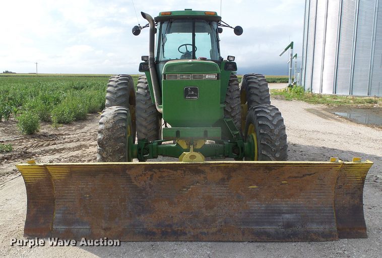 image for item DG0166 1993 John Deere 4960 MFWD tractor