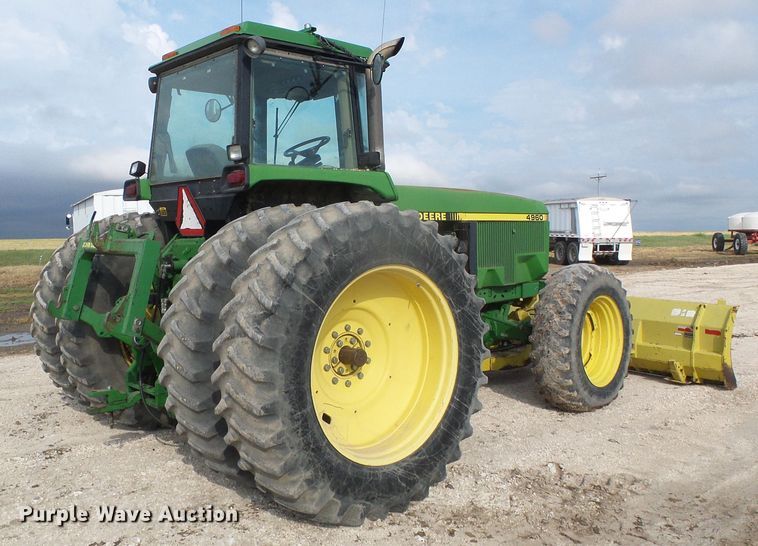 image for item DG0166 1993 John Deere 4960 MFWD tractor