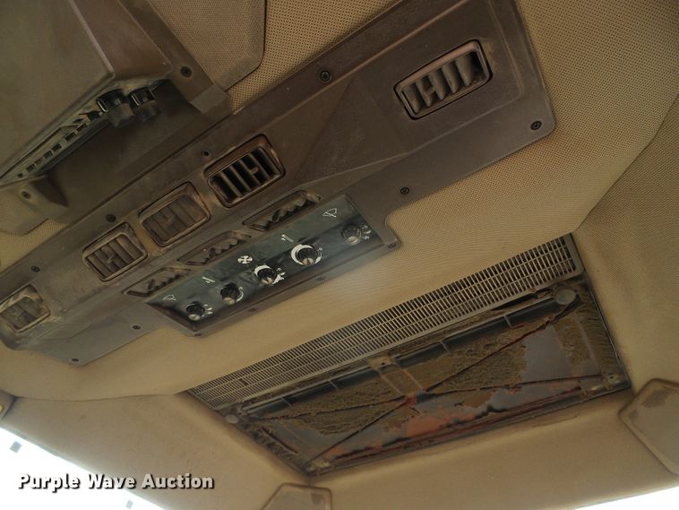 image for item DG0166 1993 John Deere 4960 MFWD tractor