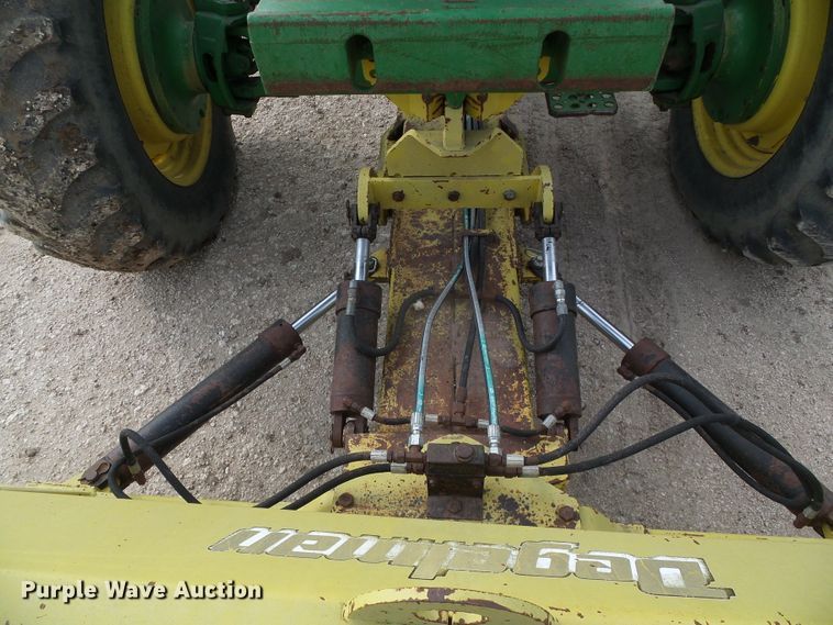 image for item DG0166 1993 John Deere 4960 MFWD tractor