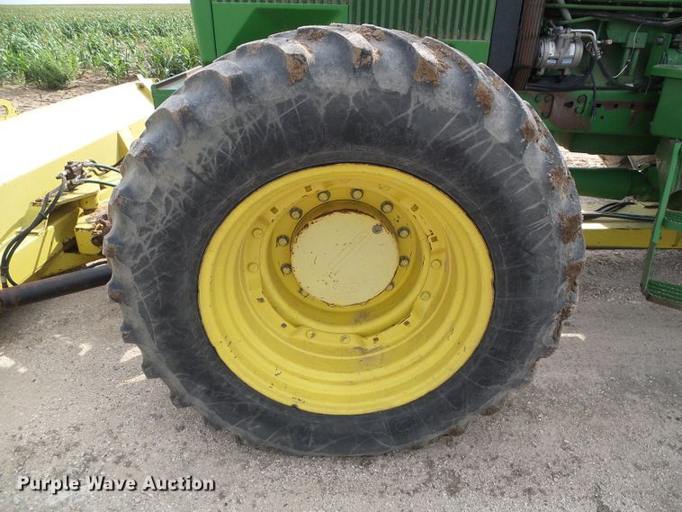 image for item DG0166 1993 John Deere 4960 MFWD tractor