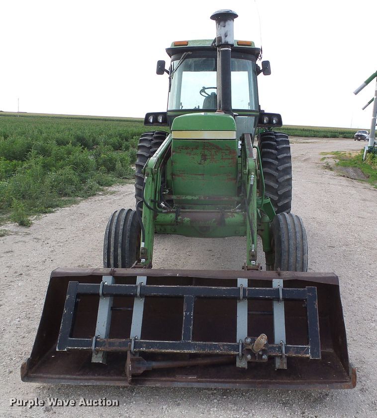 image for item DG0167 1973 John Deere 4630 tractor