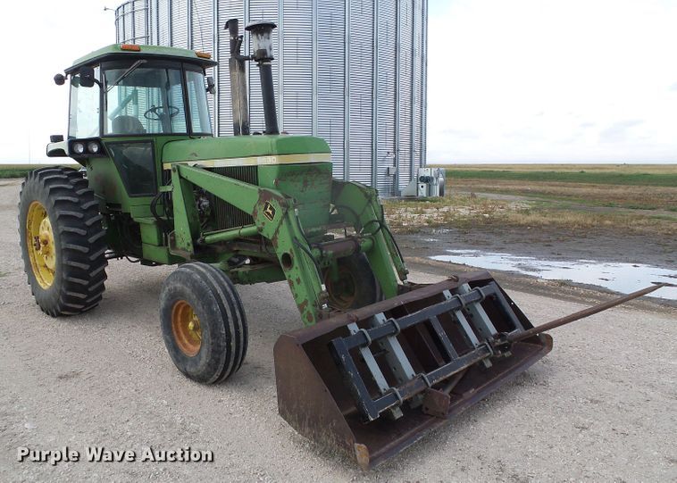 image for item DG0167 1973 John Deere 4630 tractor