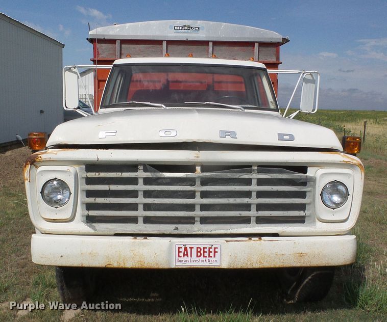 image for item DG0168 1973 Ford F600 grain truck
