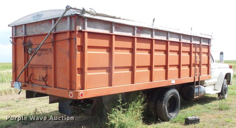 image for item DG0168 1973 Ford F600 grain truck