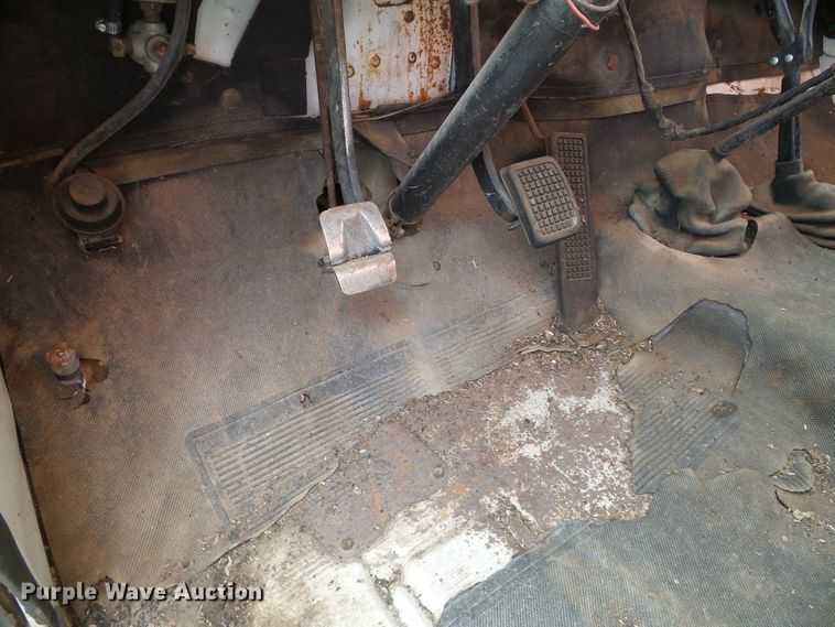 image for item DG0168 1973 Ford F600 grain truck