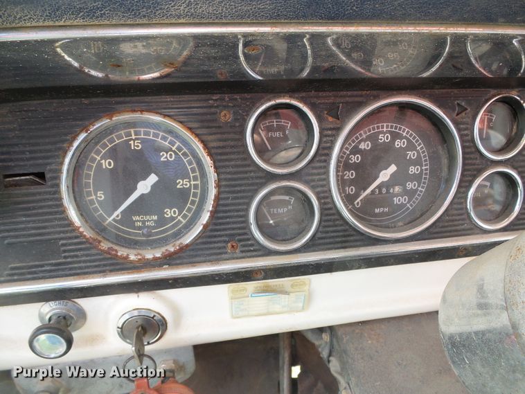 image for item DG0168 1973 Ford F600 grain truck