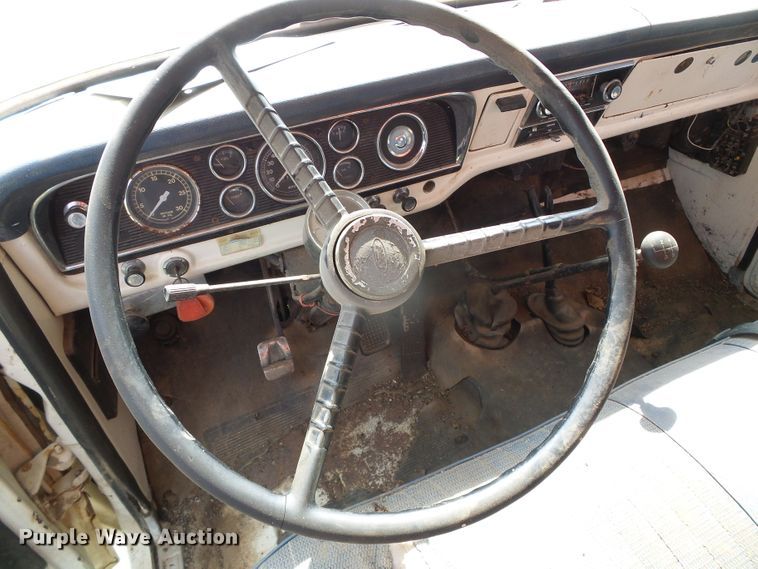 image for item DG0168 1973 Ford F600 grain truck