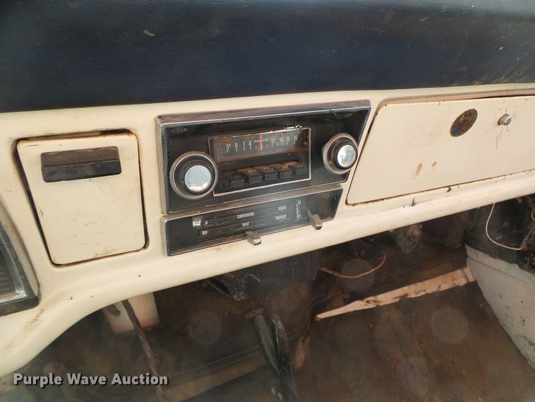 image for item DG0168 1973 Ford F600 grain truck