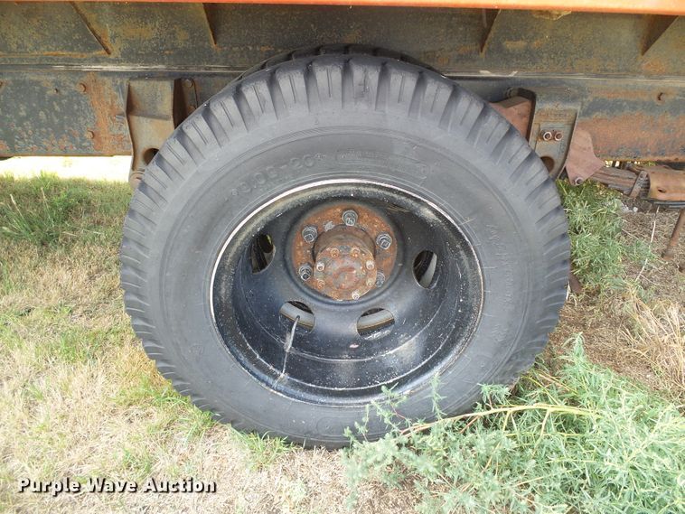 image for item DG0168 1973 Ford F600 grain truck