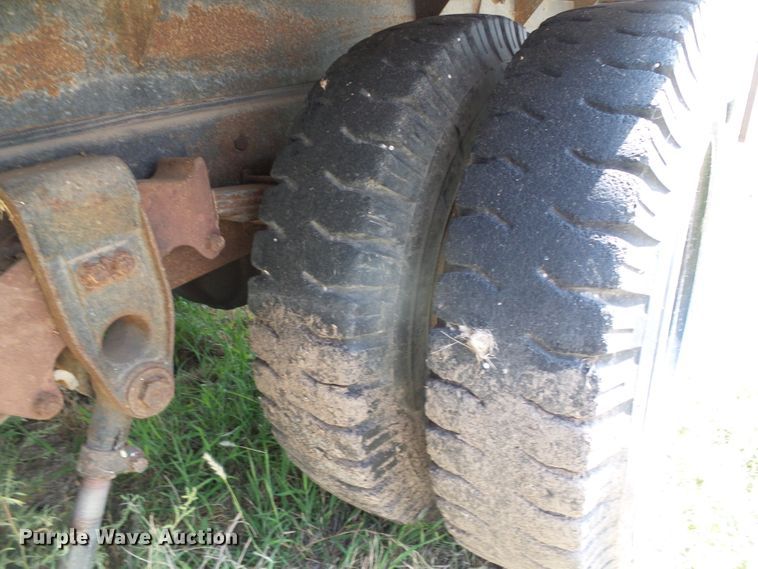 image for item DG0168 1973 Ford F600 grain truck