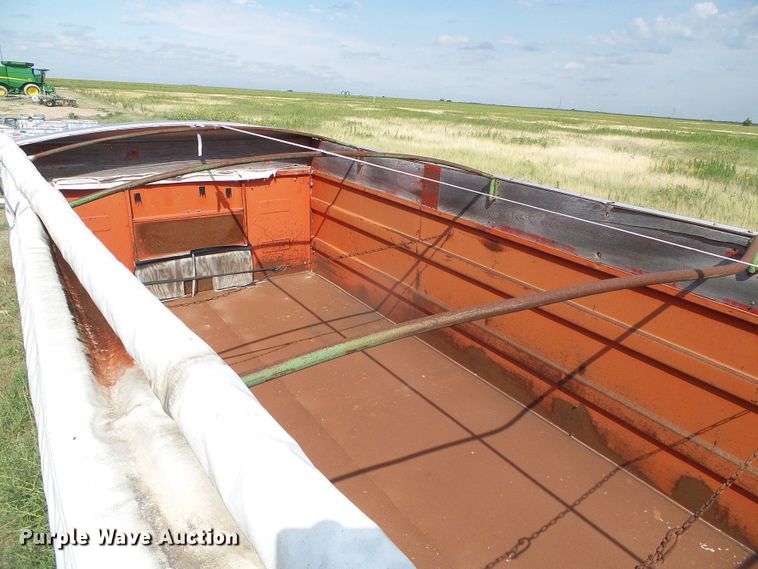 image for item DG0168 1973 Ford F600 grain truck