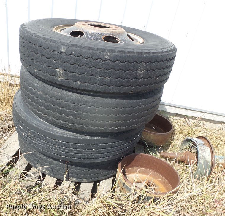 image for item DG0168 1973 Ford F600 grain truck