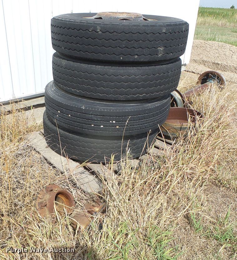 image for item DG0168 1973 Ford F600 grain truck