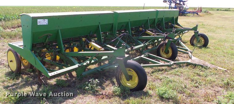 image for item DG0170 (3) John Deere LZ hoe grain drills