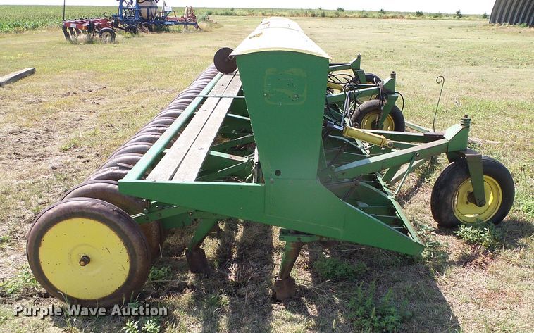 image for item DG0170 (3) John Deere LZ hoe grain drills