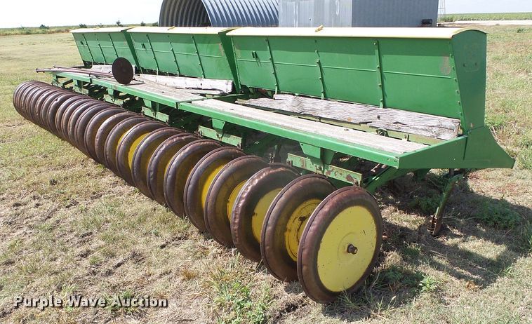 image for item DG0170 (3) John Deere LZ hoe grain drills