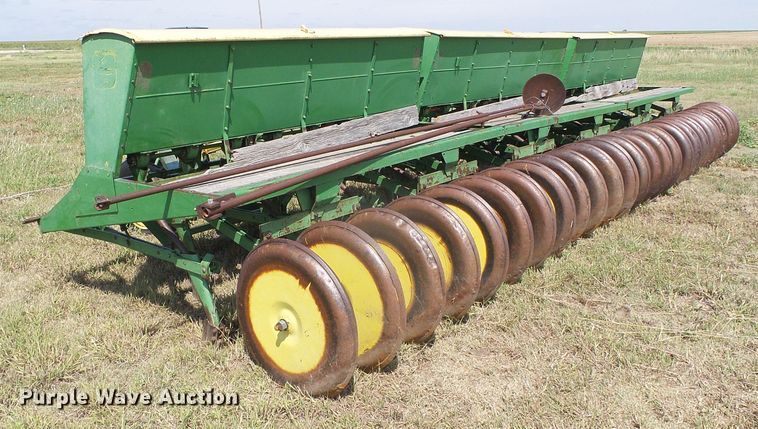 image for item DG0170 (3) John Deere LZ hoe grain drills