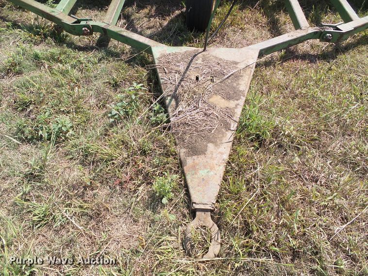 image for item DG0170 (3) John Deere LZ hoe grain drills