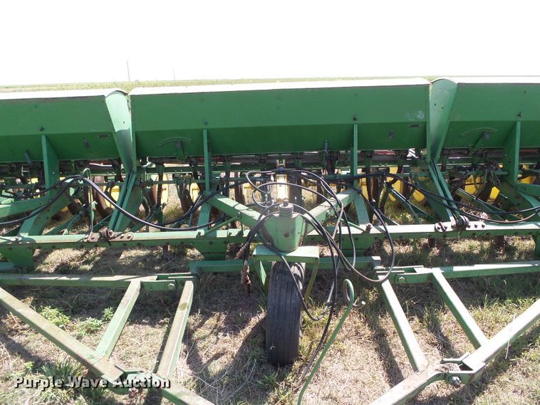 image for item DG0170 (3) John Deere LZ hoe grain drills