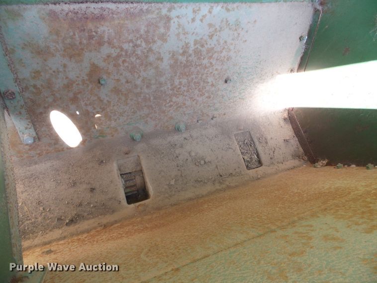 image for item DG0170 (3) John Deere LZ hoe grain drills