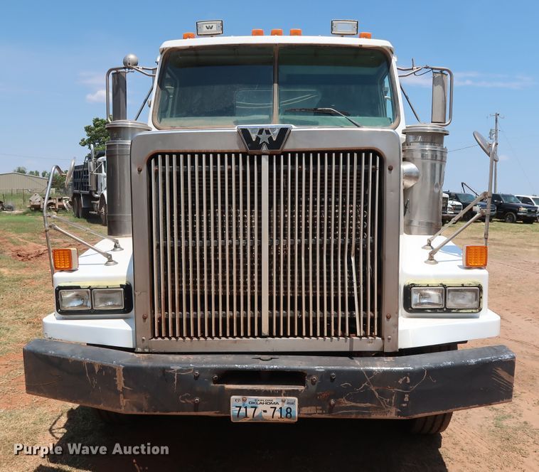 image for item DG4098 2001 Western Star 4964SX spreader truck