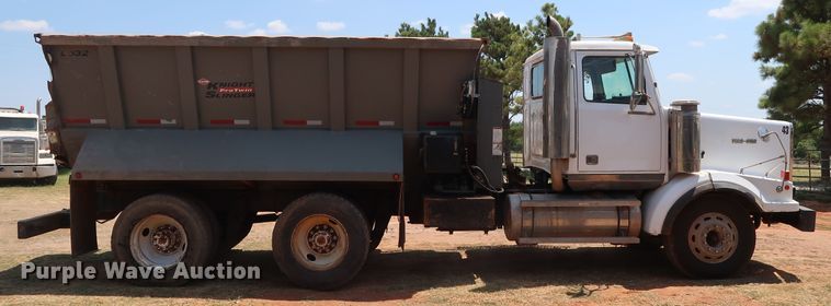 image for item DG4098 2001 Western Star 4964SX spreader truck