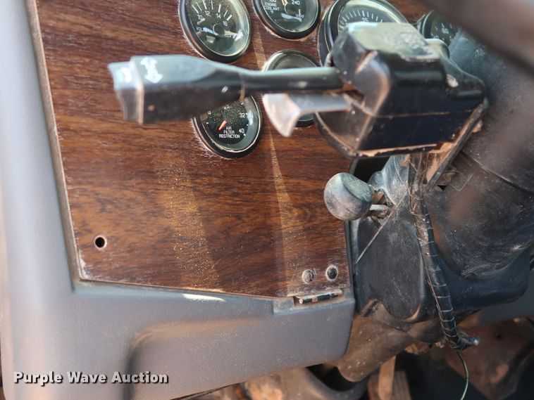 image for item DG4098 2001 Western Star 4964SX spreader truck